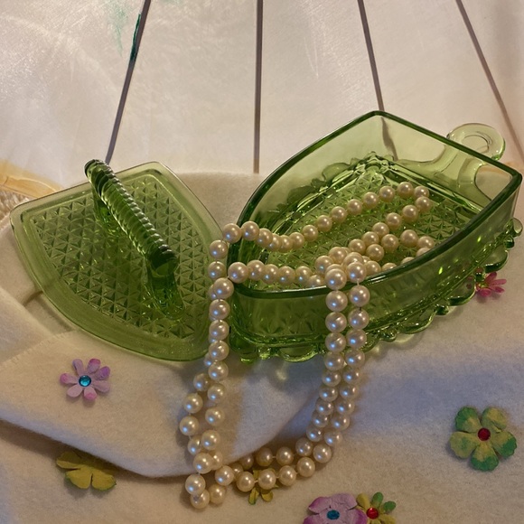 L.G. Wright Flat Iron Green Pressed Depression Glass, Lidded Candy Dish😎 - Picture 4 of 9